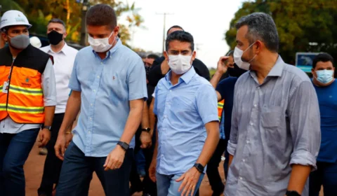 Vereador Peixoto comemora chegada do Ilumina Manaus Rural na comunidade de Fátima