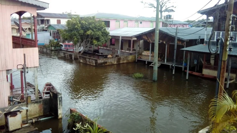 Mais de 70% da população de Anamã está sendo afetada pela cheia no Amazonas