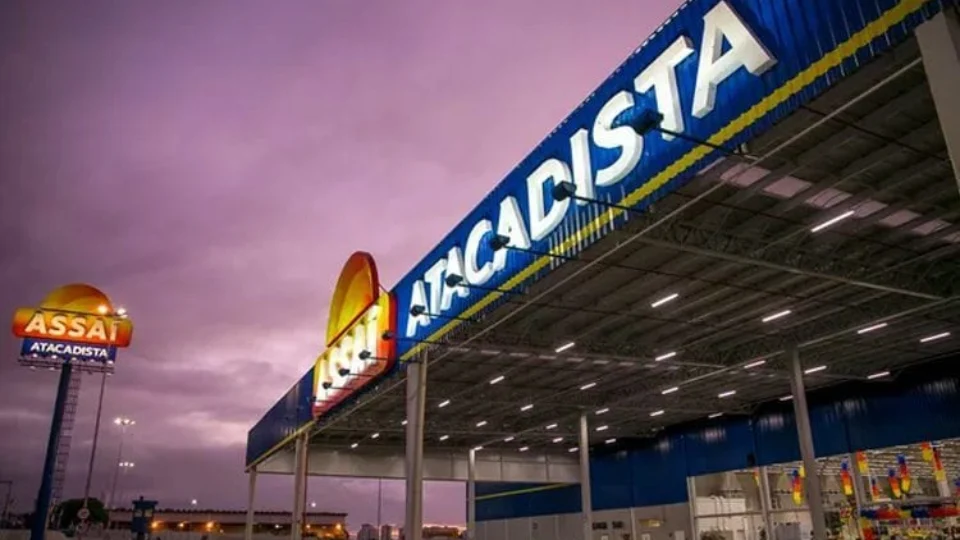 303 vagas de emprego são disponibilizadas pelo Sine Manaus em parceria com o supermercado Assaí Atacadista