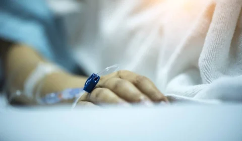 Rio libera vacinados contra covid-19 a visitar pacientes internados