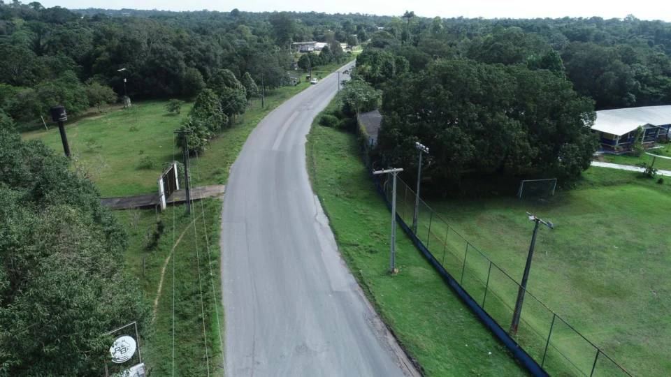 Governo do AM assina contrato destinado à manutenção, conservação e sinalização da Rodovia AM-010