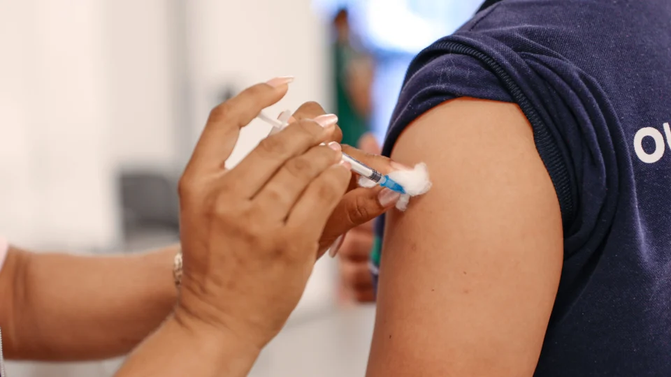 Neste sábado (26), vacinação contra a Covid-19 foi ampliada para pessoas acima de 30 anos em Manaus