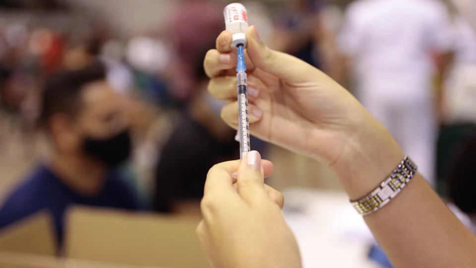 Com 33 horas de atendimento, veja como será realizado o “viradão” de vacinação em Manaus