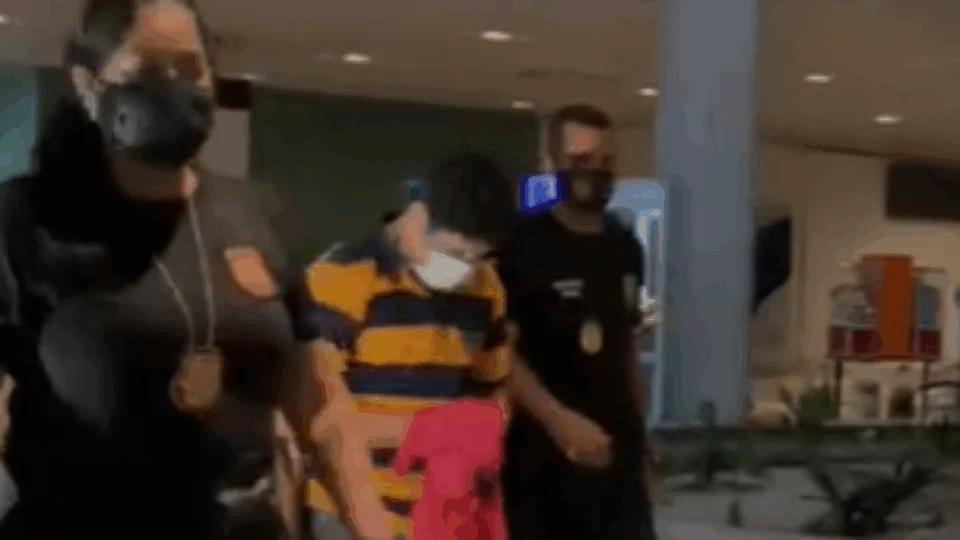 Vídeo de prisão de lutador que espancou bebê de 1 ano até a morte