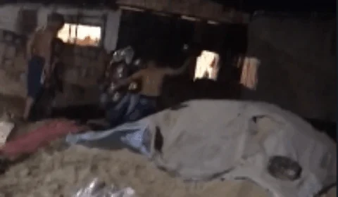 VEJA VÍDEO – Suposto assaltante de ônibus é espancado por homens revoltados com criminalidade