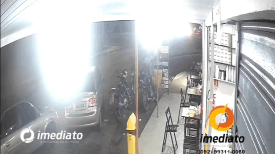 Vídeo sobre roubo de moto na avenida Nathan Xavier