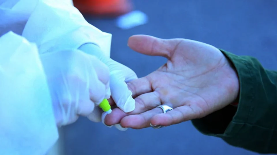 Boletim da FVS-AM informa 383 novos casos de Covid-19 nas últimas 24h