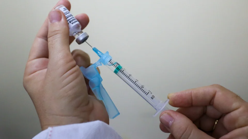 Amazonas já aplicou 1.827.263 doses de vacina contra Covid-19 até esta sexta-feira (25)