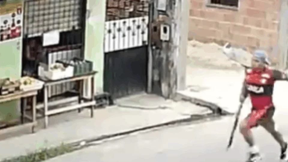 Veja vídeo;Câmeras registram desespero durante tiroteio no bairro Mutirão que deixou feridos e um morto
