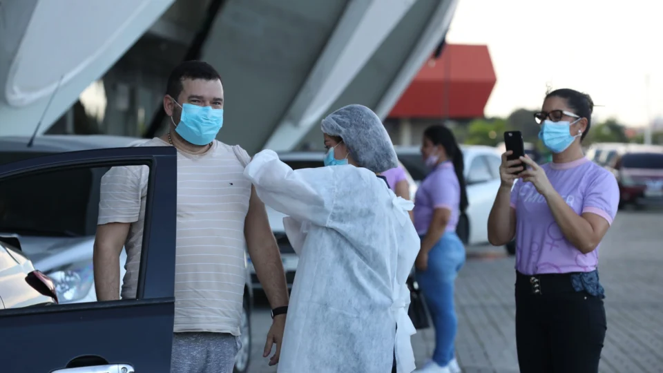 Em 24 horas, mais de 68 mil pessoas foram imunizadas contra à Covid-19 ; Vacinação continua em andamento