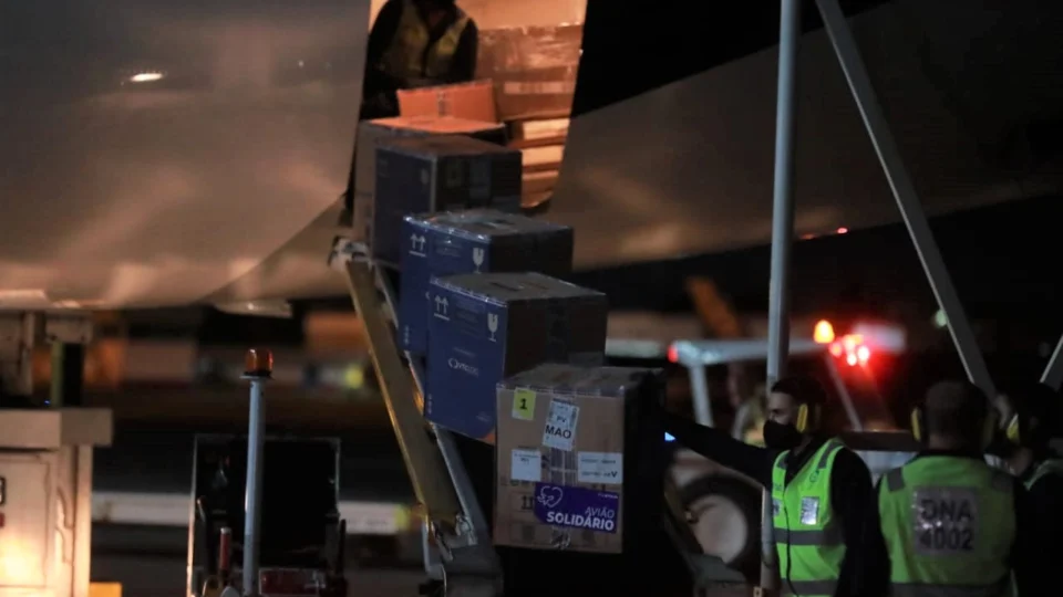 Amazonas recebe mais 37.100 doses de vacina da Pfizer; Vacinação no Estado segue avançando