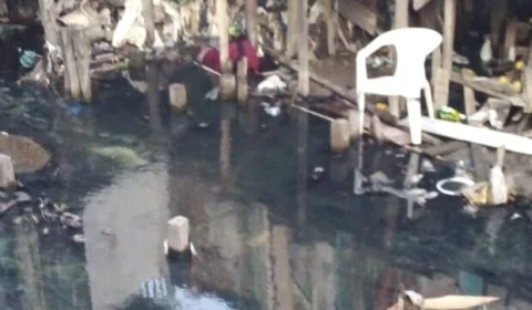 Vídeo: Jovem autista é morto em beco de Manaus; irmã se desespera ao encontrar corpo