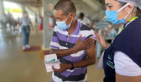 Com 57 pontos de vacinação, a campanha “Vacina Amazonas” iniciou neste sábado (12)