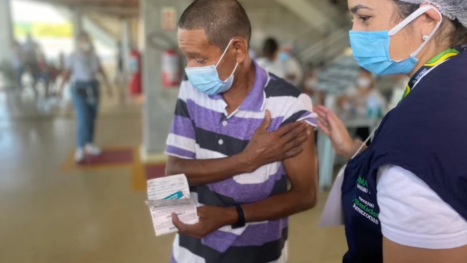 Com 57 pontos de vacinação, a campanha “Vacina Amazonas” iniciou neste sábado (12)