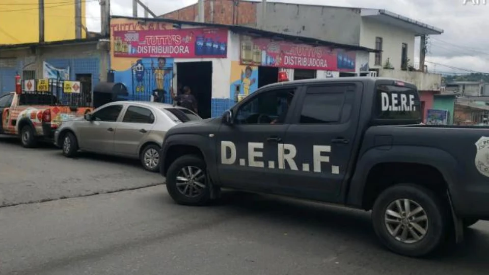 Veja vídeo; Dois homens envolvidos em roubo e recepção de 209 botijas de gás são presos