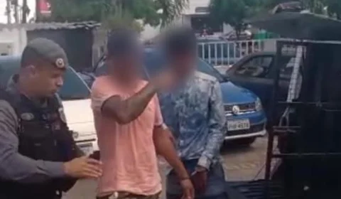 Vídeo;Assaltantes dão murro em seios de mulher e acabam presos durante o crime
