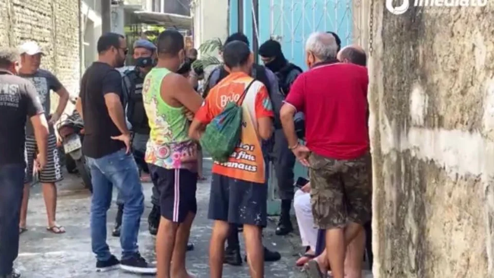 Mulher é decaptada e esquartejada pelo próprio filho que sofre de esquizofrenia