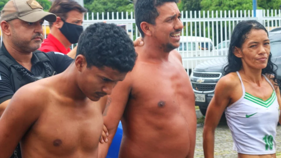 Trio é preso por envolvimento em homicídio por dívida de R$ 200; Veja o vídeo do momento da prisão