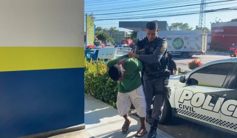 Veja vídeo; Homem é preso por ameaçar esposa com faca e alega ter sido agredido por ela