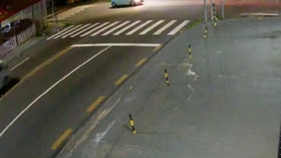 Vídeos mostram o exato momento do grave acidente que matou um homem no bairro Praça-14
