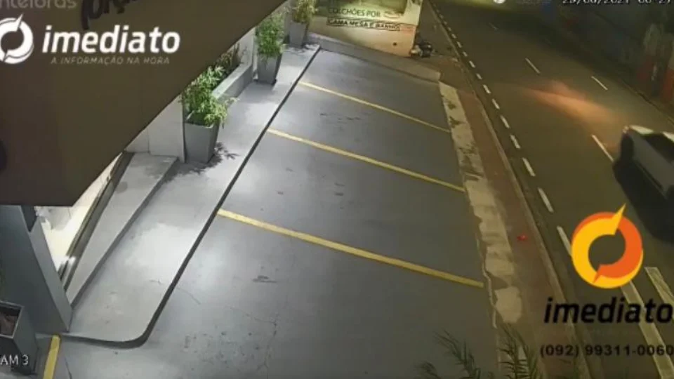 VÍDEO: Após racha no Vieiralves, jovem perde controle de carro e causa grave acidente