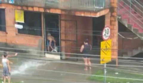 Forte chuva alaga Residencial Mestre Chico 2 e deixa moradores desesperados; Veja Vídeos