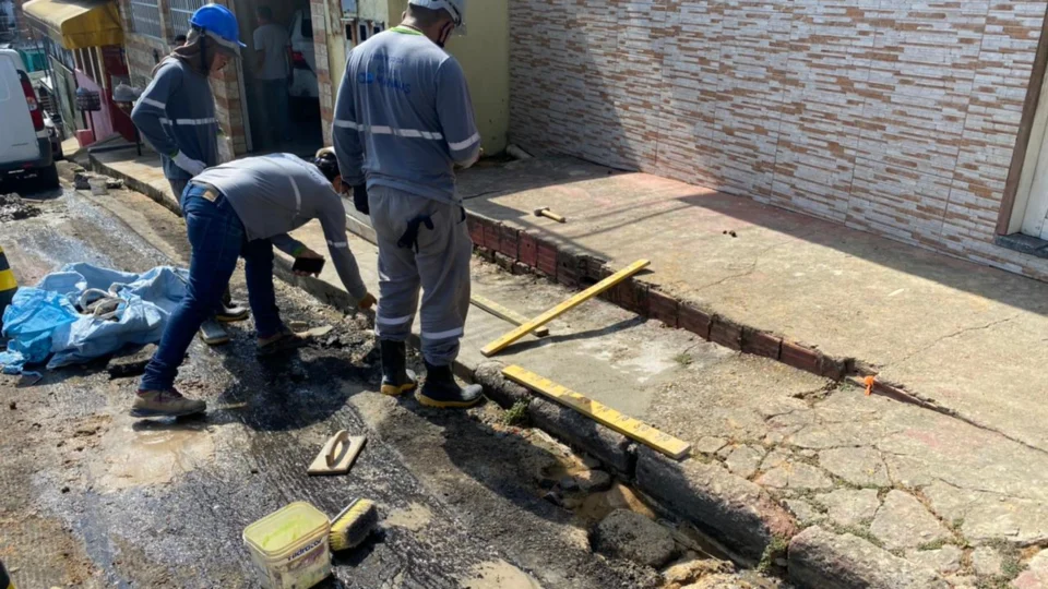 Concessionária de água tem 48h para responder à prefeitura sobre rompimento de adutora no bairro da Compensa