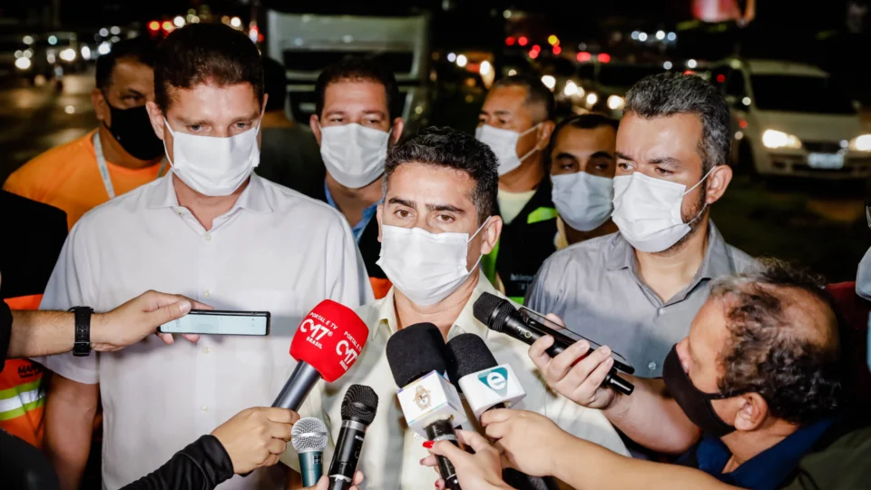 Prefeito de Manaus anuncia vacinação também para pessoas de 37 anos neste fim de semana