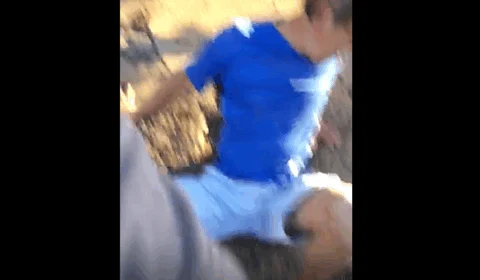 Vídeo de pai que espancou homem que pediu criança em namoro