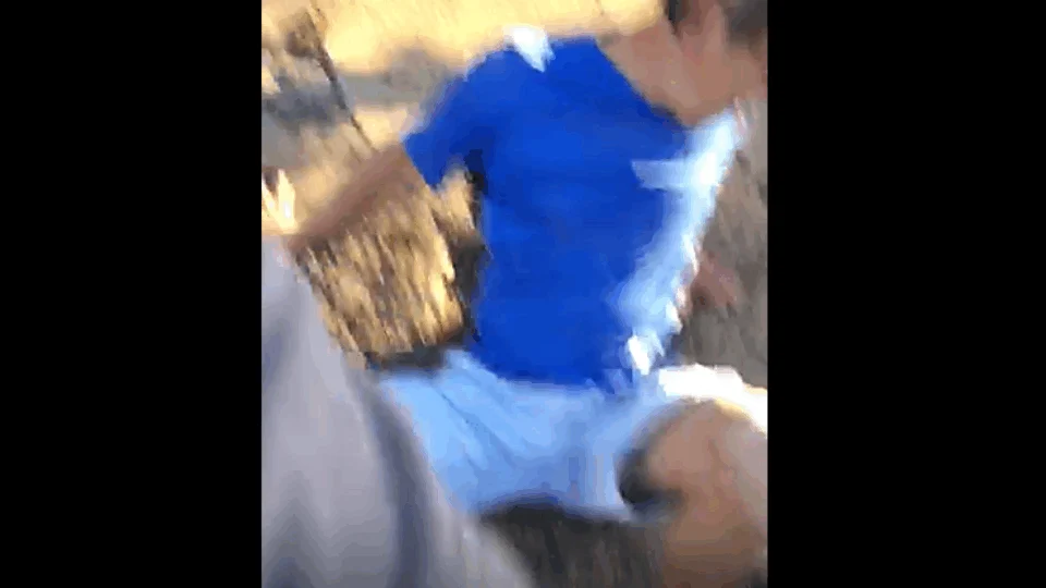 Vídeo de pai que espancou homem que pediu criança em namoro