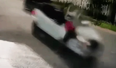 Homem é atropelado e arremessado contra calçada na Cachoeirinha; Veja vídeo