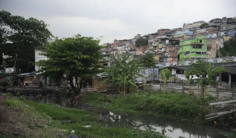 Rio fará vacinação em massa na comunidade da Maré para pessoas acima dos 18 anos