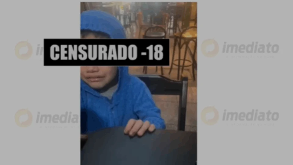 VEJA VÍDEOS! Suposta blogueira tortura o próprio filho de 3 anos para descontar raiva do pai