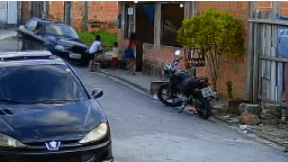 Vídeo do momento do atropelamento de criança no Santa Etelvina