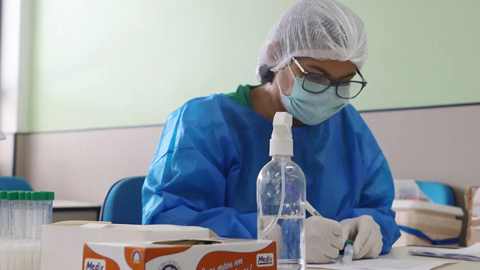 FVS informa por meio do Boletim Diário de Covid-19 230 novos casos da doença no AM