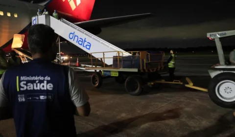 Amazonas: Novo lote com 19.890 doses de vacina da Pfizer chegam em Manaus