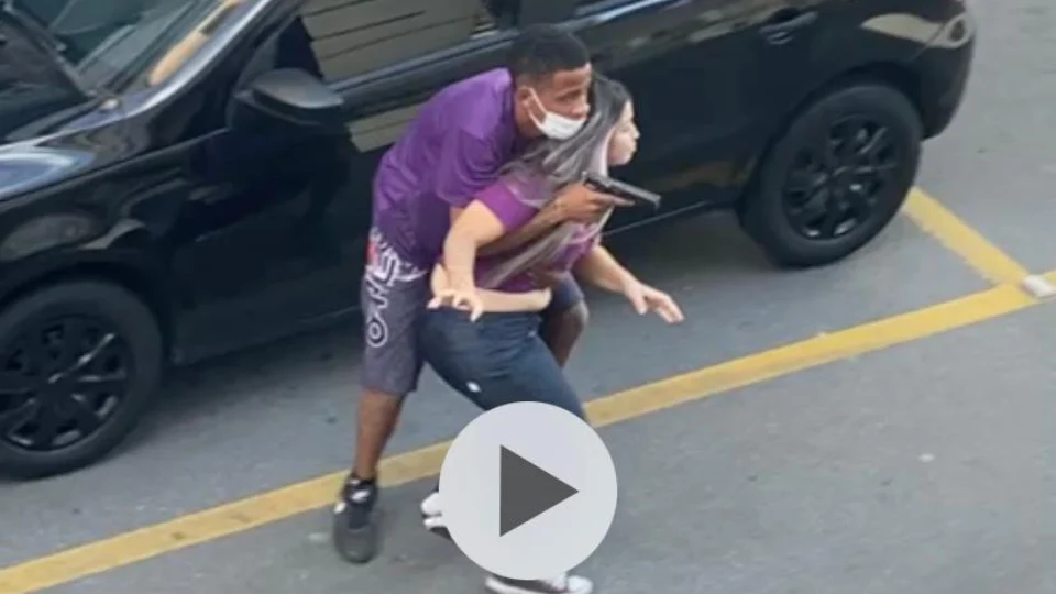 Veja vídeos dos momentos de terror em Angra dos Reis; Tentativa de roubo com refém termina em morte
