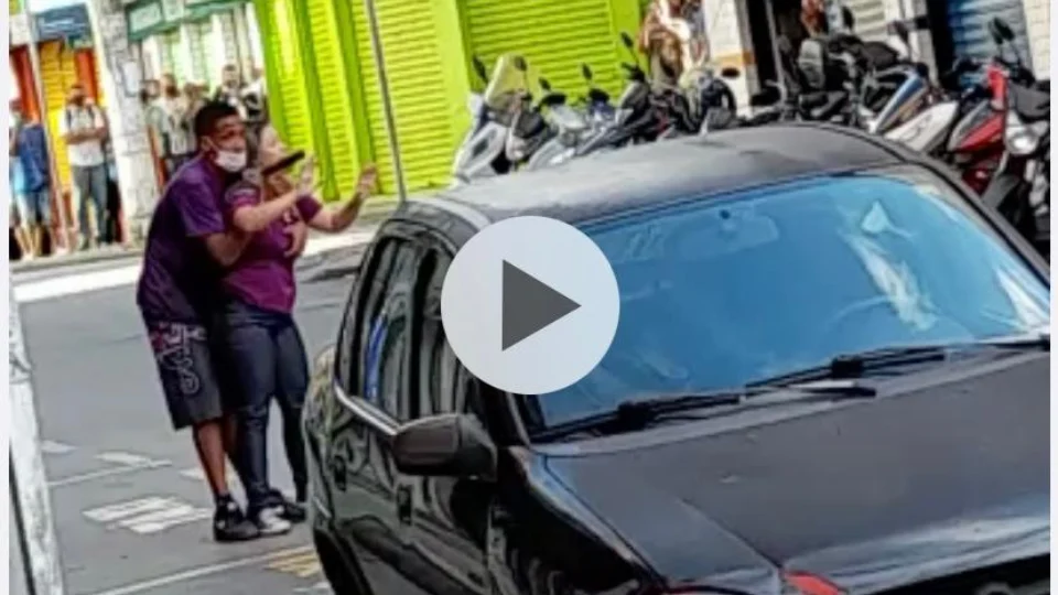 Tentativa de roubo com refém termina em morte; Veja vídeos dos momentos de terror