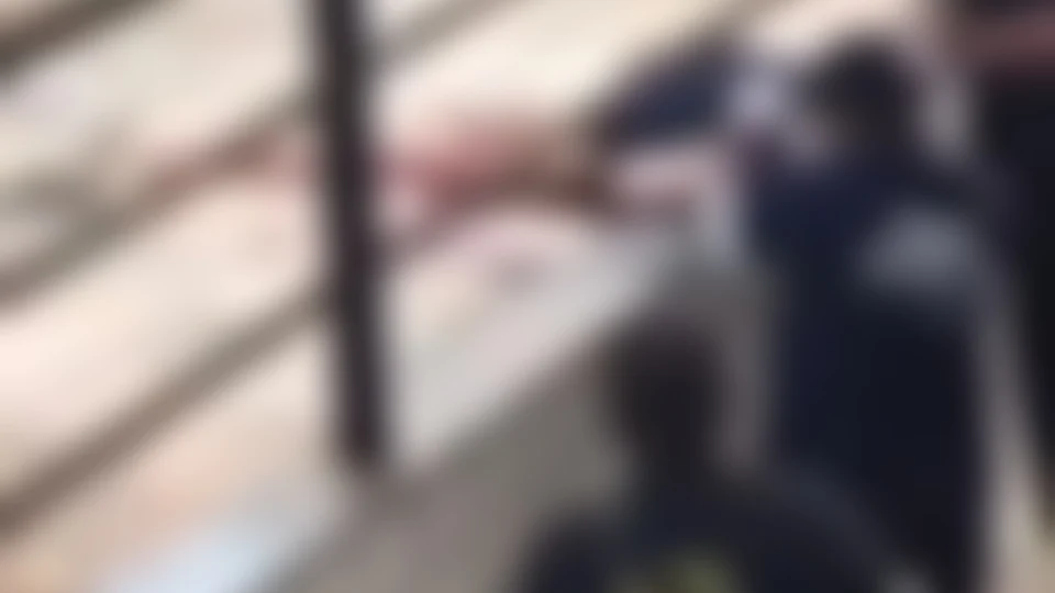 Veja vídeo; Homem tem corpo partido ao meio após se jogar do 15º andar de um prédio