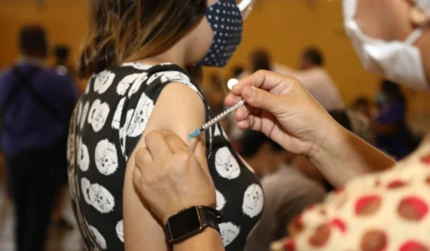 Confira os mais de 80 pontos de vacinação contra a Covid-19 em Manaus