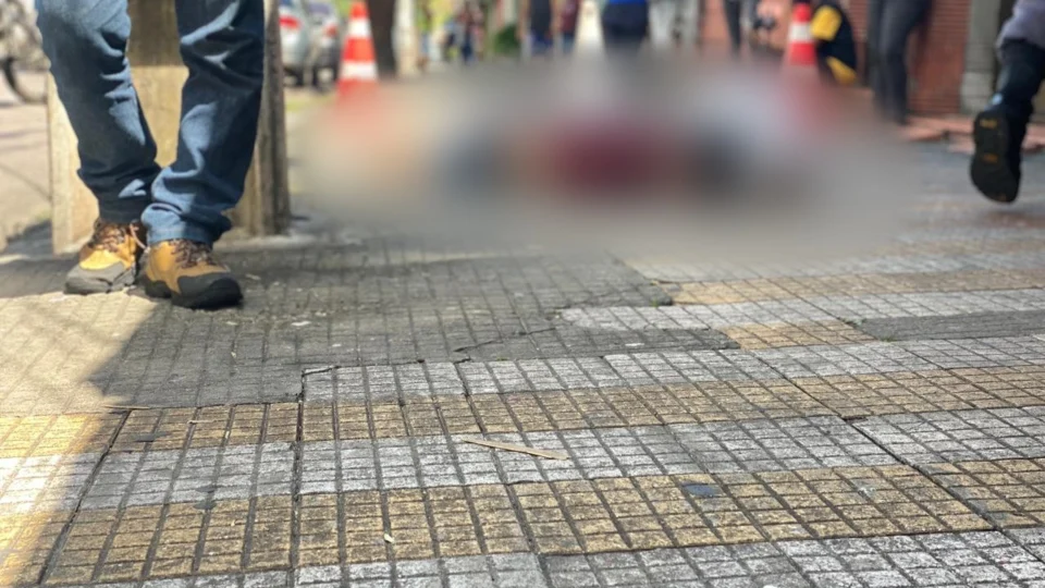 Homem sofre tentativa de sequestro e acaba assassinado em via pública no Centro de Manaus