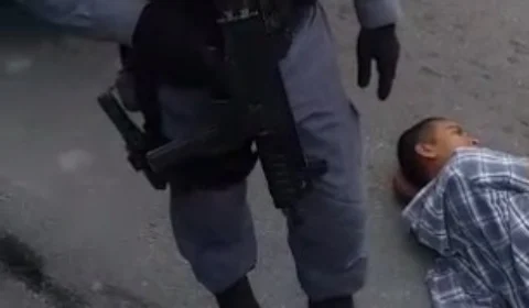 Vídeo; Dupla é presa por roubo e suspeito sofre fratura ao tentar fugir no conjunto Canaranas, em Manaus