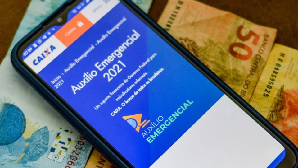 Trabalhadores nascidos em novembro podem sacar auxílio emergencial a partir desta sexta-feira (16)