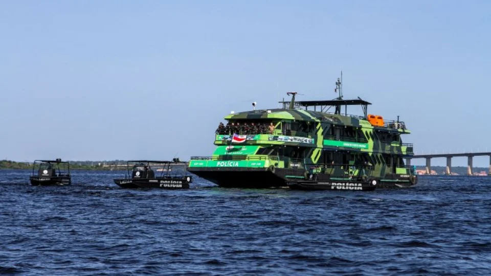 Mais de 500 metros cúbicos de madeira ilegal são apreendidos pelos policiais da Base Fluvial Arpão