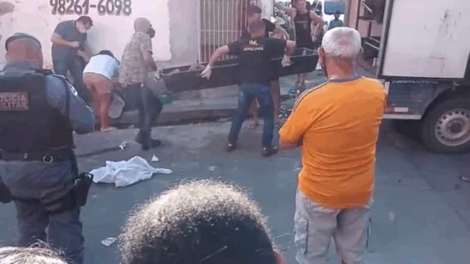 Veja vídeo; Jovem morre após sentir dores fortes no peito e cair da moto no Jorge Teixeira