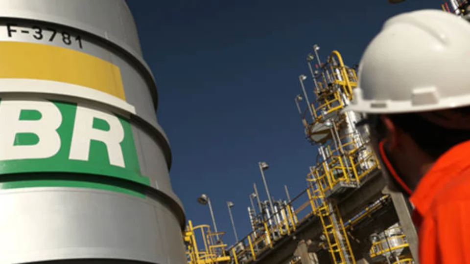 Lucro da Petrobras cai mais de 60 bi no governo Lula