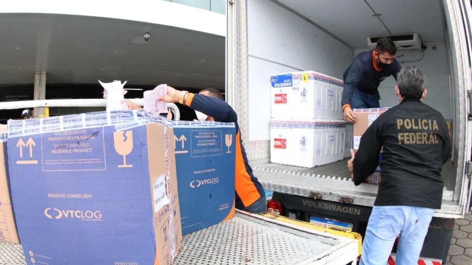 Amazonas recebeu 115.770 doses de vacinas dos tipos AstraZeneca, Pfizer e Janssen neste sábado