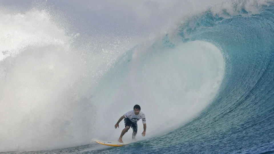 Última etapa do mundial de surfe que começaria 24 de agosto no Taiti, é cancelada
