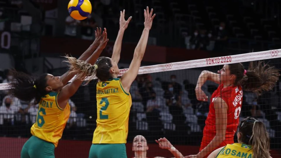 Jogos Olímpicos: Meninas do vôlei batem Comitê Olímpico Russo e vão às semifinais
