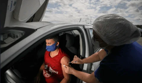 Vacina Amazonas: Manaus recebe mutirão de 33 horas para aplicar segunda dose da vacina contra Covid-19